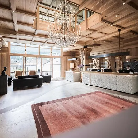 Resort Adler Dolomiti 5*