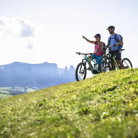 Resort Adler Dolomiti 5*